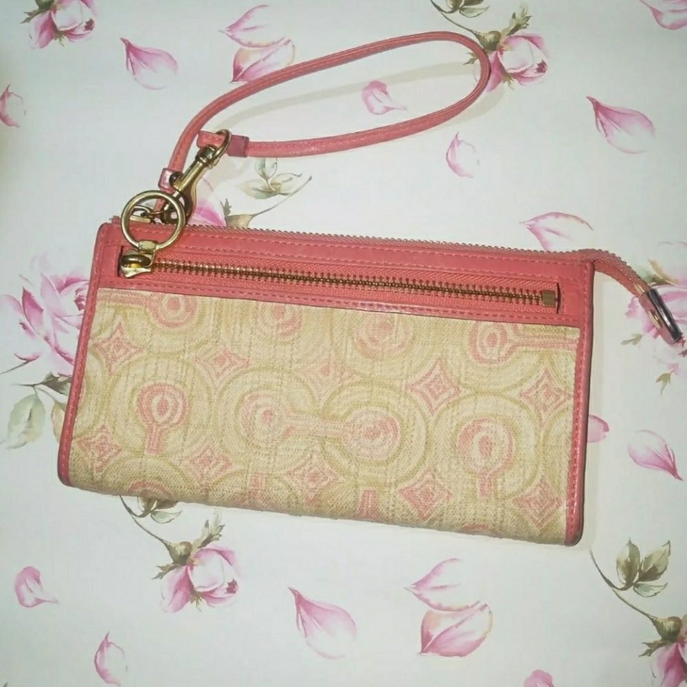 Coach Audrey pink signature swirl op wrist wallet